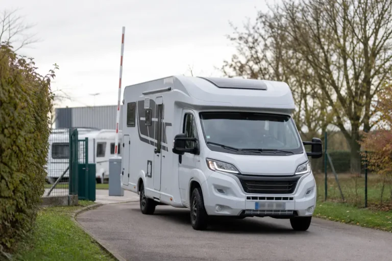 Longueur de camping-car : quel gabarit choisir pour conduire sereinement ?